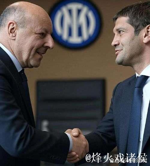 连输米兰马竞，齐沃赛后在更衣室与马洛塔和奥西