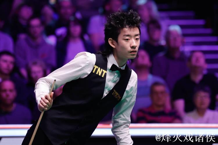 吴宜泽1-6不敌罗伯逊 无缘斯诺克英锦赛八强